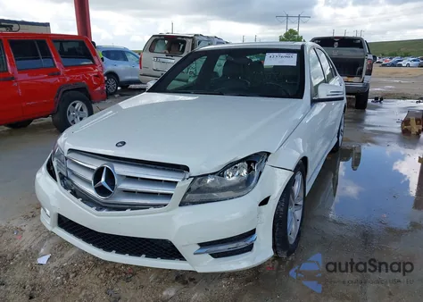 2012 Mercedes-Benz C 300 Luxury 4Matic/Sport 4Matic from USA, damaged, VIN WDDGF8BB0CA649781